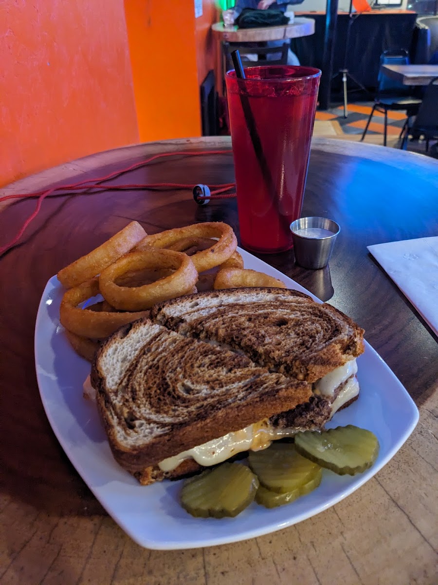 The Angry Beaver Bar & Grill-4